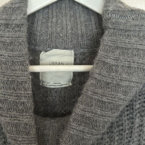 UO Gemini Turtleneck Tunic - Picture 3 of 4